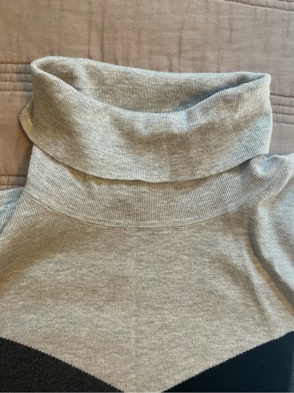 Chico's Black & Gray Colorblock Eco Turtleneck Knit Modern Lagenlook Artsy - Picture 4 of 8
